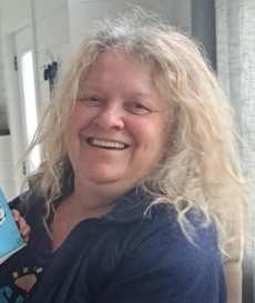 Traversy, Linda