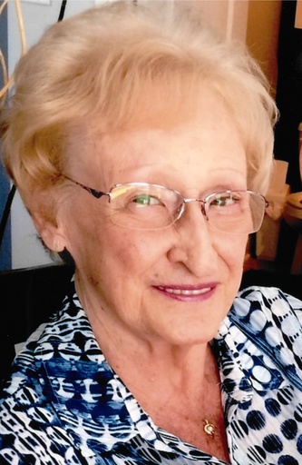 Huguette SAUVAGEAU (née Dufort)