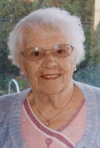 Yvette Lavoie (née Lortie)